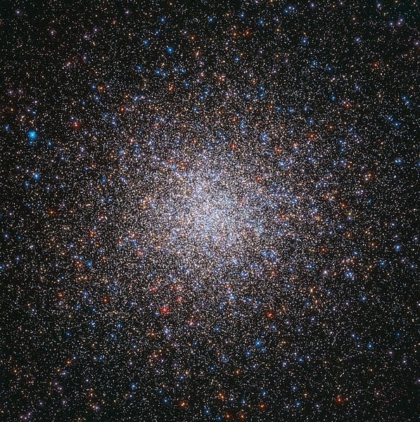 Messier2_HST_Potw1913a